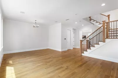 924 E Chicago Avenue, Naperville, IL 60540 - Photo 25