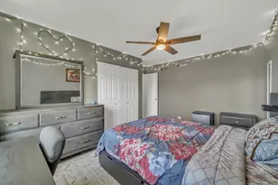 256 E Fox Hill Dr, Buffalo Grove, IL 60089 - Photo 23