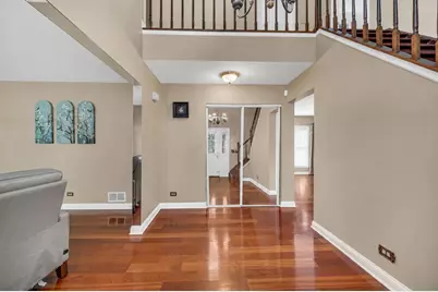 256 E Fox Hill Drive, Buffalo Grove, IL 60089 - Photo 5