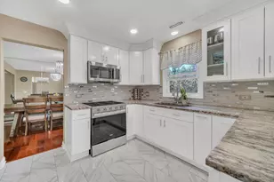 256 E Fox Hill Dr, Buffalo Grove, IL 60089 - Photo 11