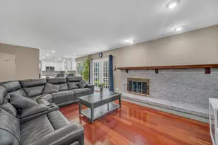 256 E Fox Hill Dr, Buffalo Grove, IL 60089 - Photo 15