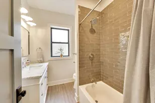 2136 W Waveland Ave, Chicago, IL 60618 - Photo 23