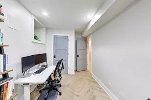 2136 W Waveland Ave, Chicago, IL 60618 - Photo 33