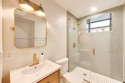 2136 W Waveland Avenue, Chicago, IL 60618 - Photo 29