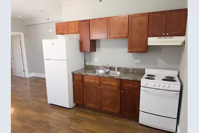 113 N Hickory Street #B, Joliet, IL 60435 - Photo 3