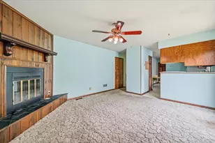 482 Pinewood Dr, North Aurora, IL 60542 - Photo 7