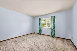 482 Pinewood Dr, North Aurora, IL 60542 - Photo 11