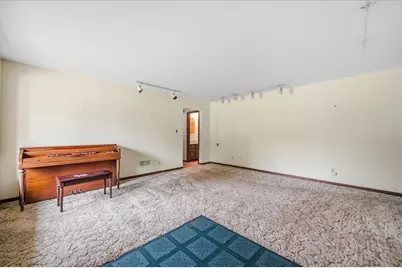 482 Pinewood Drive, North Aurora, IL 60542 - Photo 3