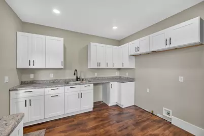 558 S 3rd Street, Rochelle, IL 61068 - Photo 11