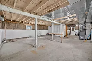 558 S 3rd St, Rochelle, IL 61068 - Photo 25