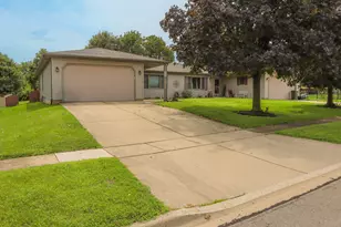 904 Harvest Trail, Yorkville, IL 60560 - Photo 3