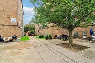 2408 W Farragut Ave, Chicago, IL 60625 - Photo 21