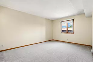 10420 Circle Dr, Oak Lawn, IL 60453 - Photo 7