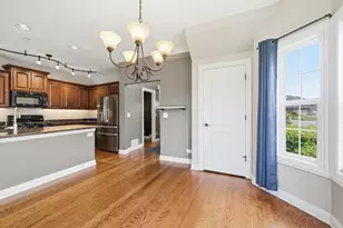 19830 Mulroy Cir, Tinley Park, IL 60487 - Photo 9