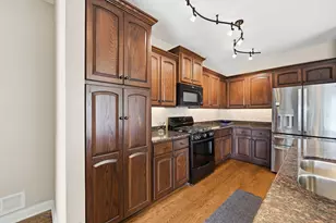 19830 Mulroy Cir, Tinley Park, IL 60487 - Photo 11