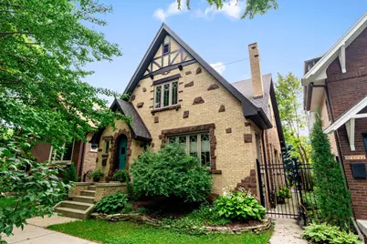 4949 N Kostner Avenue, Chicago, IL 60630 - Photo 1