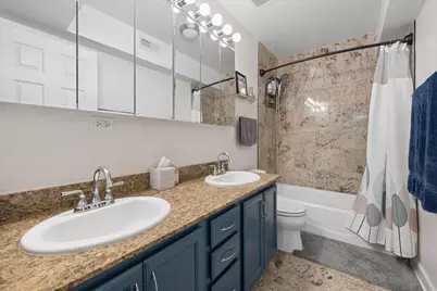 2924 W Berteau Avenue #1, Chicago, IL 60618 - Photo 15