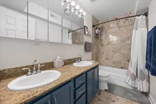 2924 W Berteau Ave, Chicago, IL 60618 - Photo 15
