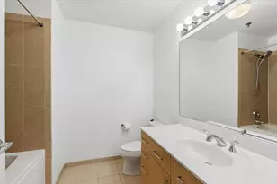 330 W Grand Ave, Chicago, IL 60654 - Photo 15