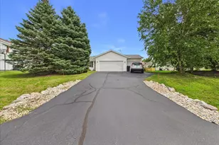 11255 Valerian Way, Roscoe, IL 61073 - Photo 3