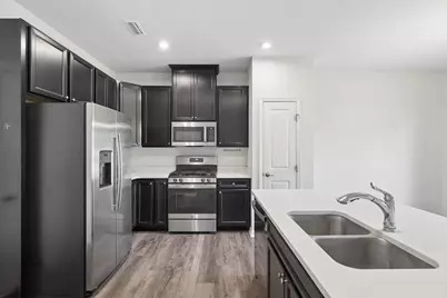 3404 Helene Rieder Drive, Montgomery, IL 60538 - Photo 9