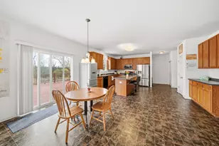 2529 W Autumn Dr, Round Lake, IL 60073 - Photo 9