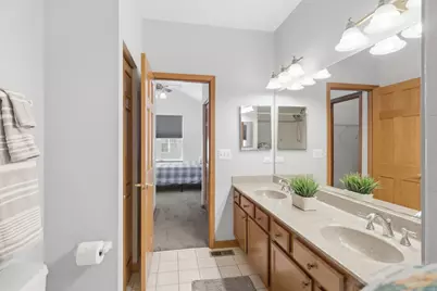 5560 Cambridge Way, Hanover Park, IL 60133 - Photo 29