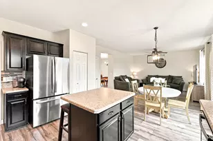 503 Sutton St, Yorkville, IL 60560 - Photo 5