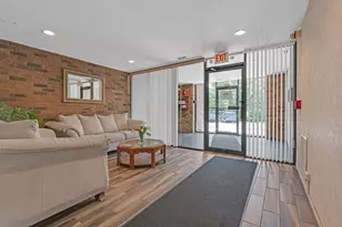 9374 Landings St, Des Plaines, IL 60016 - Photo 19