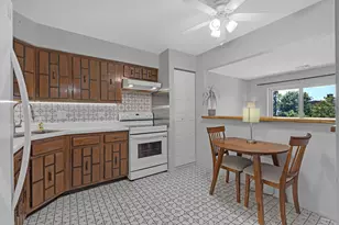 9374 Landings St, Des Plaines, IL 60016 - Photo 13