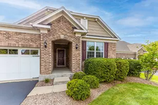 7 Melrose Pl, Hawthorn Woods, IL 60047 - Photo 3