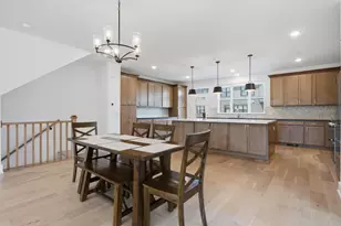 8367 Mulberry Ave, Morton Grove, IL 60053 - Photo 5