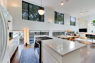 1757 W Sunnyside Ave, Chicago, IL 60640 - Photo 9