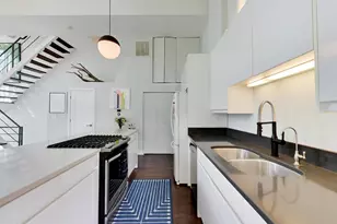 1757 W Sunnyside Ave, Chicago, IL 60640 - Photo 11