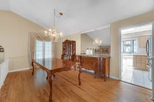 495 E Park Manor Ct, Elmhurst, IL 60126 - Photo 5