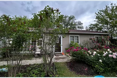 324 N Emerald Avenue, Mundelein, IL 60060 - Photo 1