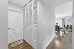 1811 Carlisle Ct, Schaumburg, IL 60194 - Photo 11