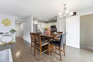1811 Carlisle Ct, Schaumburg, IL 60194 - Photo 5