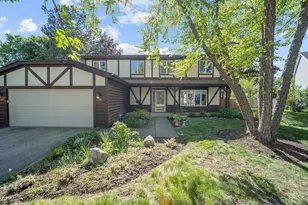 728 Price Ln, Deerfield, IL 60015 - Photo 3