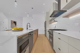 505 W Elm St, Chicago, IL 60610 - Photo 9
