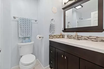 424 E Shorewood Road, Round Lake Beach, IL 60073 - Photo 9