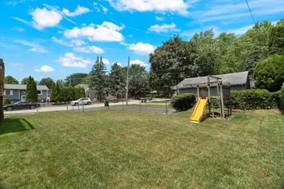 424 E Shorewood Road, Round Lake Beach, IL 60073 - Photo 25