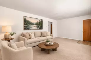 3906 Grove Ave, McHenry, IL 60050 - Photo 3