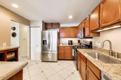 592 Edinburgh Lane #B, Prospect Heights, IL 60070 - Photo 7