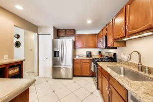 592 Edinburgh Ln, Prospect Heights, IL 60070 - Photo 7