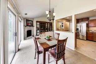 592 Edinburgh Ln, Prospect Heights, IL 60070 - Photo 5