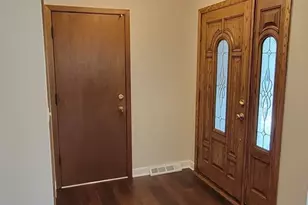 608 Trent Ln, Schaumburg, IL 60193 - Photo 3