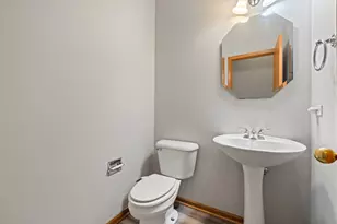 2247 Stoughton Dr, Aurora, IL 60502 - Photo 17