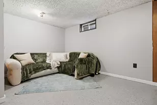 1215 Colton Ave, Bloomington, IL 61701 - Photo 29