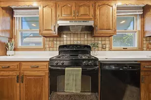 1215 Colton Ave, Bloomington, IL 61701 - Photo 15